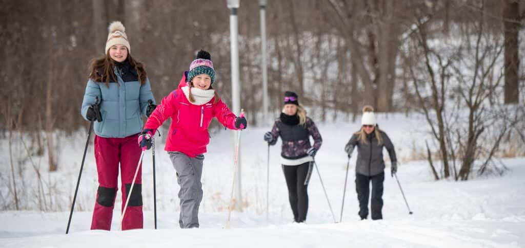 Tout le monde dehors, c'est l'hiver!
