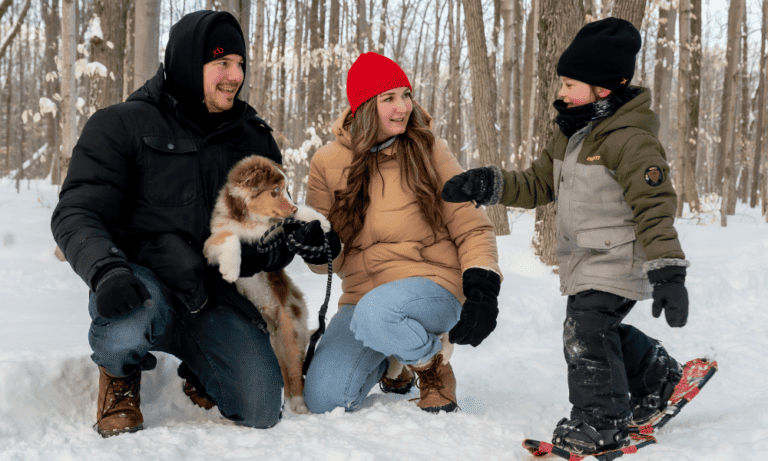 Family snowshoeing in one of Laval's 8 woods