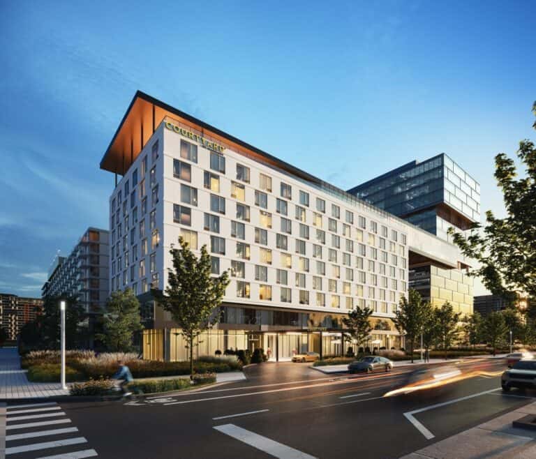 Exterior view of Courtyard by Marriott in Laval