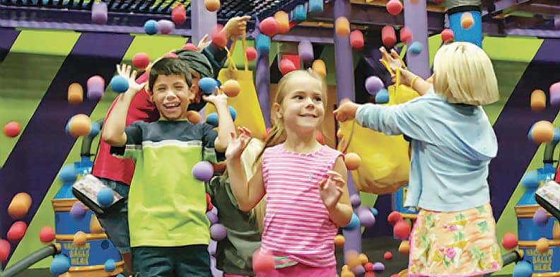 Balles au Funtropolis de Laval